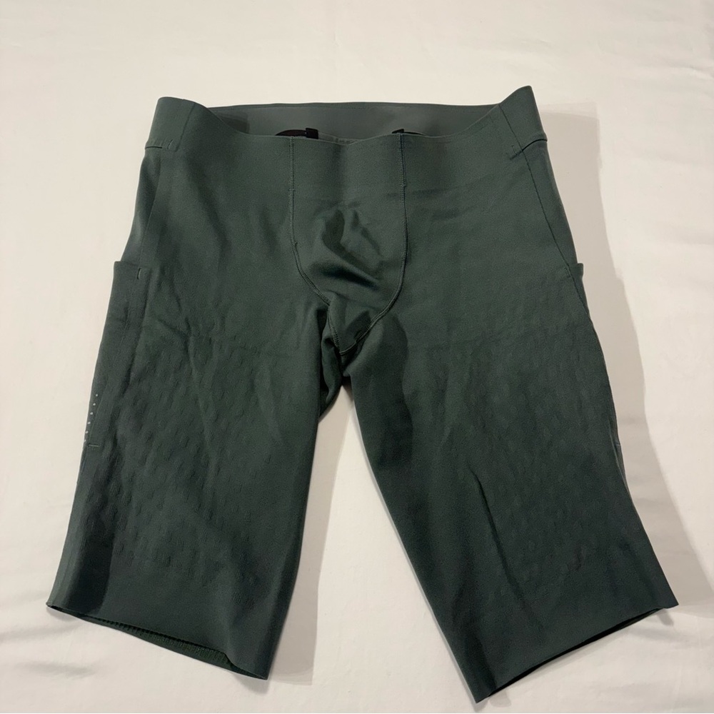 Lululemon Men’s SenseKnit Running Shorts - 10” - Green